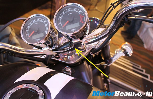 Triumph-Rocket-3-Roadster-Instrument.jpg